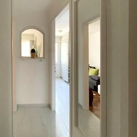 شقة Modern In A Charming Old Town Setting *